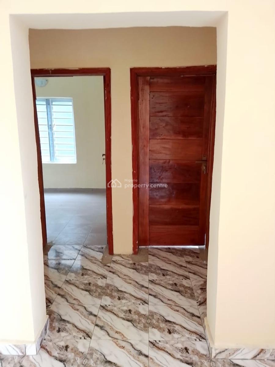 Brand New Pop 2 Bedroom Flat, Isiu , Imota Road, Ikorodu, Isiu, Ikorodu, Lagos, Flat / Apartment for Rent
