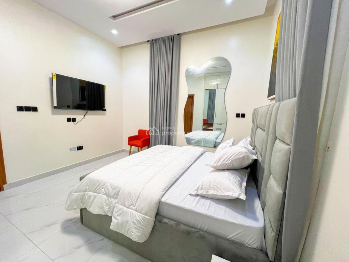 Luxurious 3 Bedroom Apartment, New Road, Lekki, Lagos, Flat / Apartment Short Let