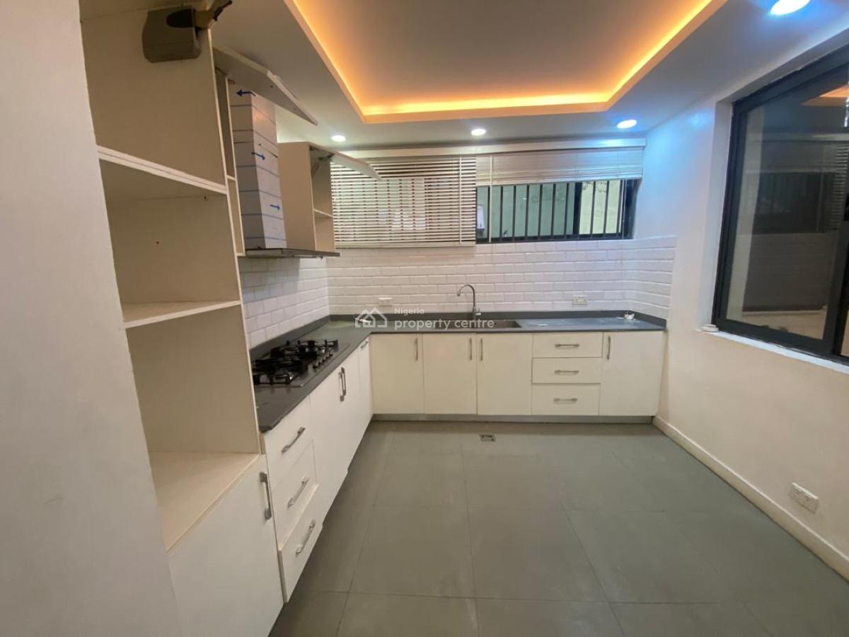 Tastefully 4bedroom Townhouse with Bq at Lekki Phase 1, Lekki Phase 1 Lekki Lagos, Lekki Phase 1, Lekki, Lagos, Semi-detached Bungalow for Rent