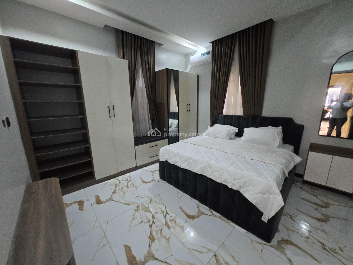2 Bedroom Flat for Distress, Freedom Way, Lekki Phase 1, Lekki, Lagos, Block of Flats for Sale