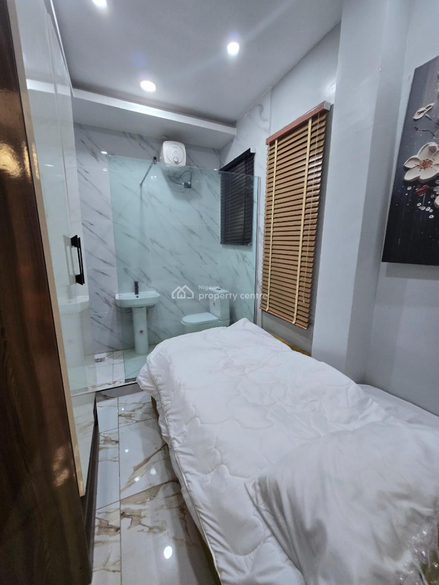 2 Bedroom Flat for Distress, Freedom Way, Lekki Phase 1, Lekki, Lagos, Block of Flats for Sale