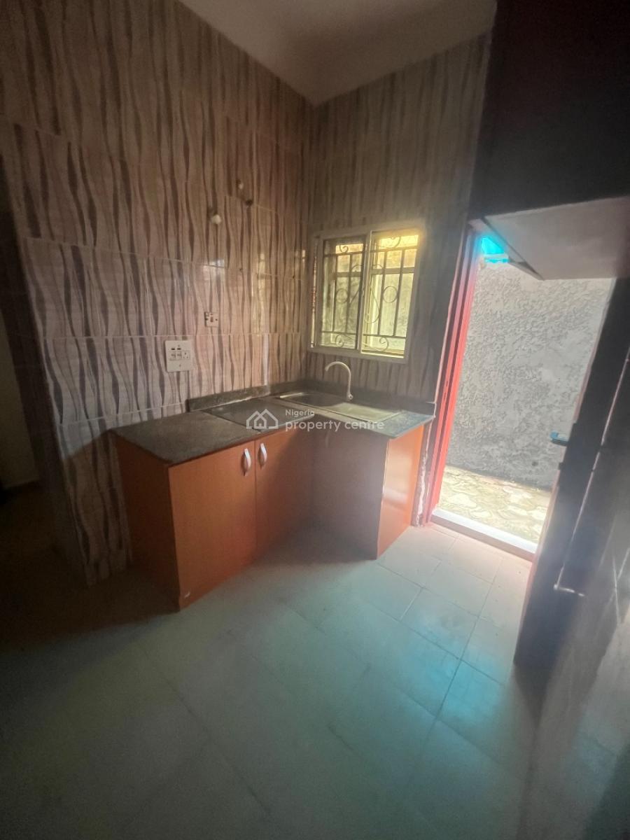 Clean and Nice 2bedroom Apartment, Mobil Road Ilaje, Ajah, Lagos, Flat / Apartment for Rent
