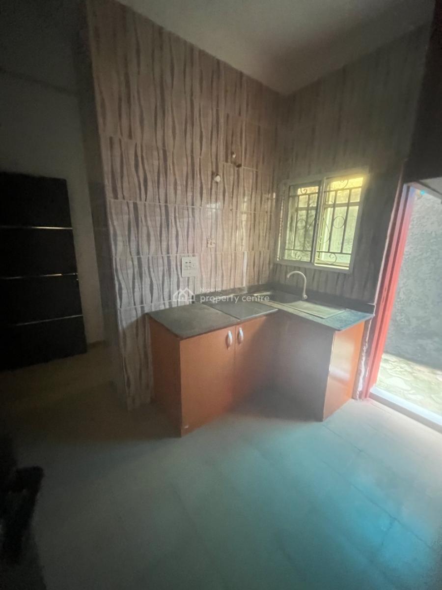 Clean and Nice 2bedroom Apartment, Mobil Road Ilaje, Ajah, Lagos, Flat / Apartment for Rent