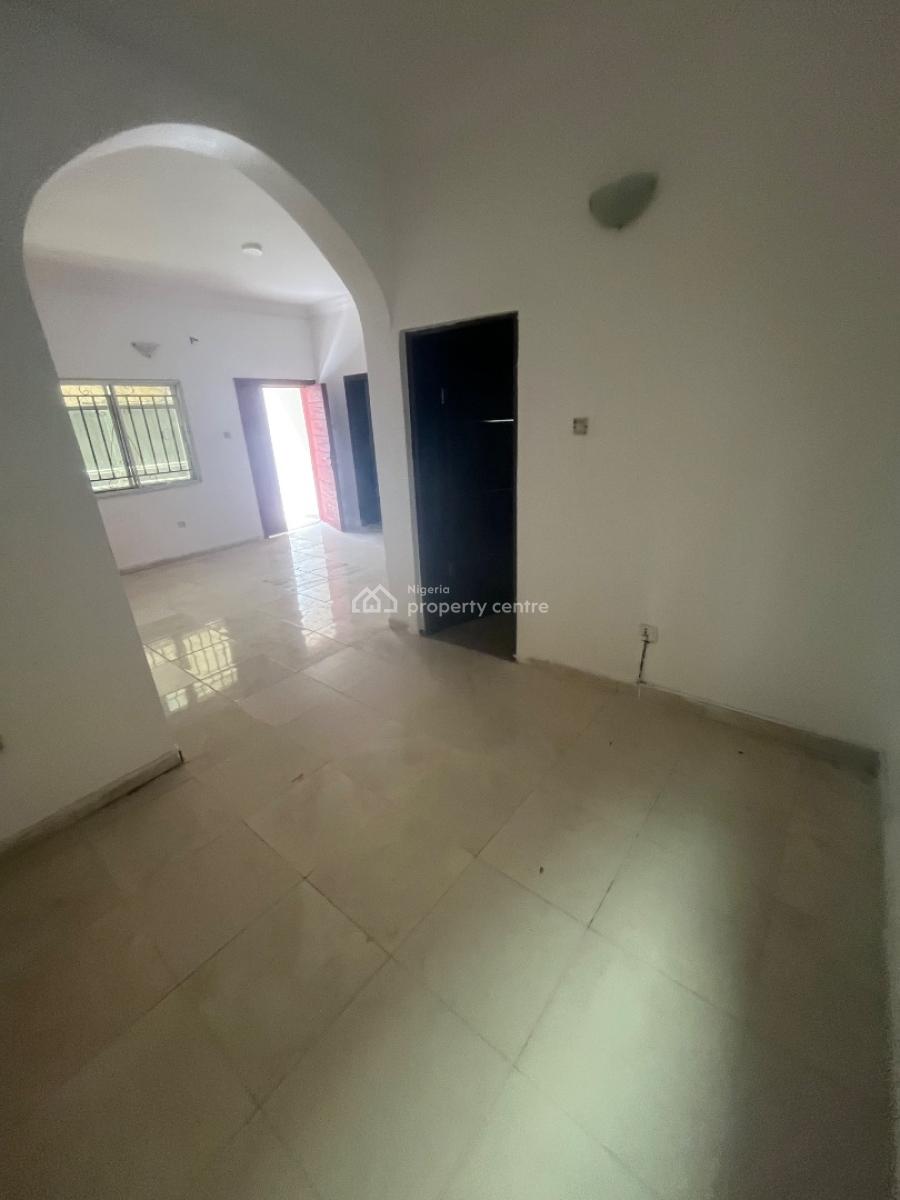 Clean and Nice 2bedroom Apartment, Mobil Road Ilaje, Ajah, Lagos, Flat / Apartment for Rent