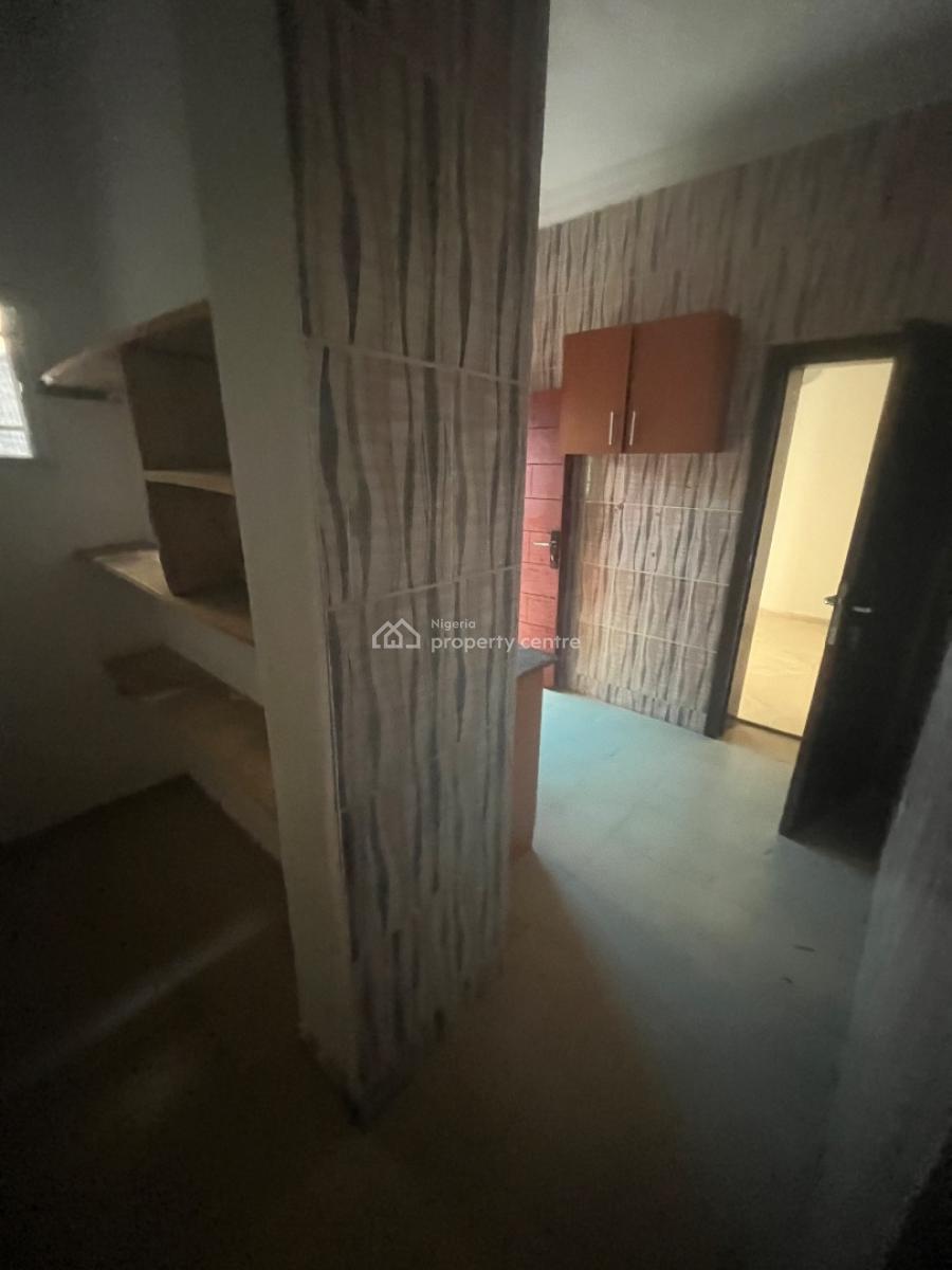 Clean and Nice 2bedroom Apartment, Mobil Road Ilaje, Ajah, Lagos, Flat / Apartment for Rent