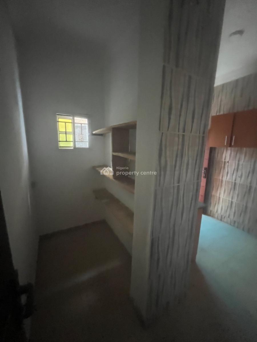 Clean and Nice 2bedroom Apartment, Mobil Road Ilaje, Ajah, Lagos, Flat / Apartment for Rent