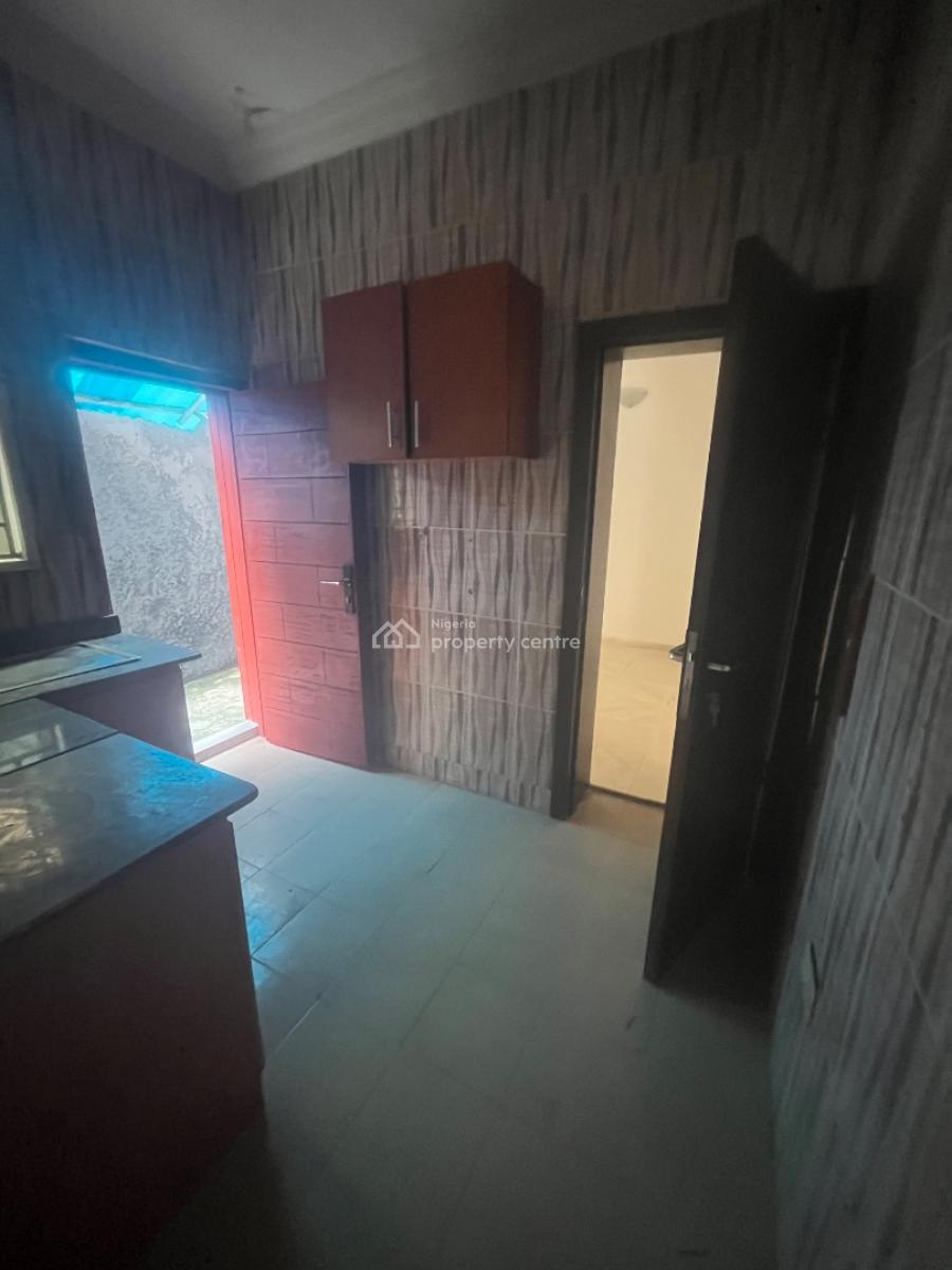 Clean and Nice 2bedroom Apartment, Mobil Road Ilaje, Ajah, Lagos, Flat / Apartment for Rent