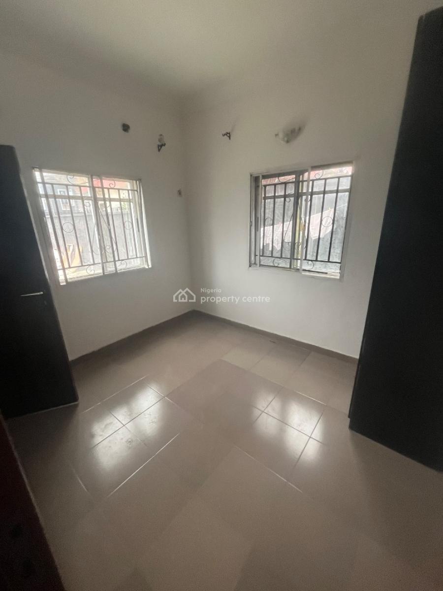 Clean and Nice 2bedroom Apartment, Mobil Road Ilaje, Ajah, Lagos, Flat / Apartment for Rent