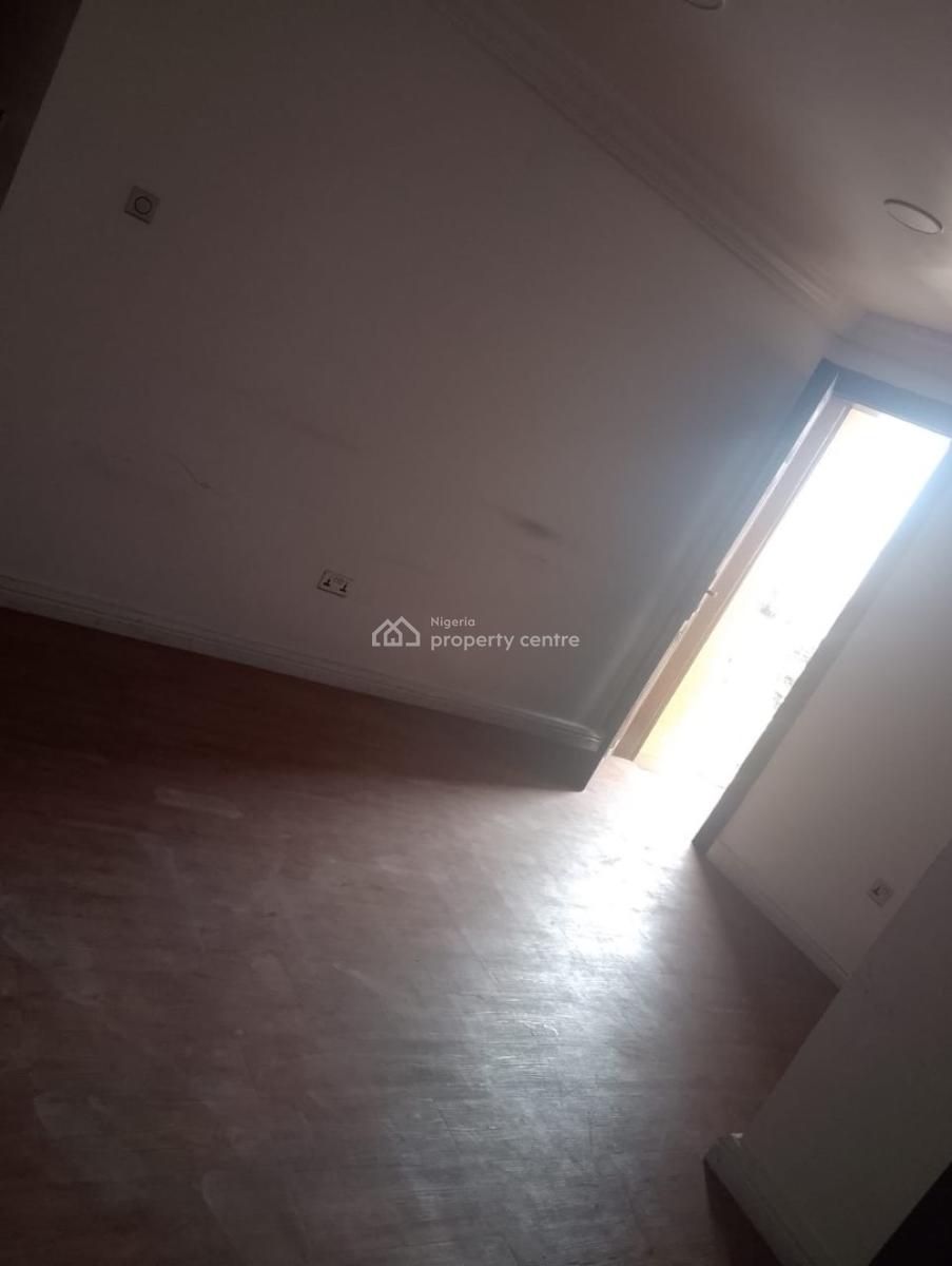 Self Service 3bedroom Flat at Lekki Phase 1 for Commercial Use, Off Admiralty Road Lekki Phase 1, Lekki Phase 1, Lekki, Lagos, Flat / Apartment for Rent