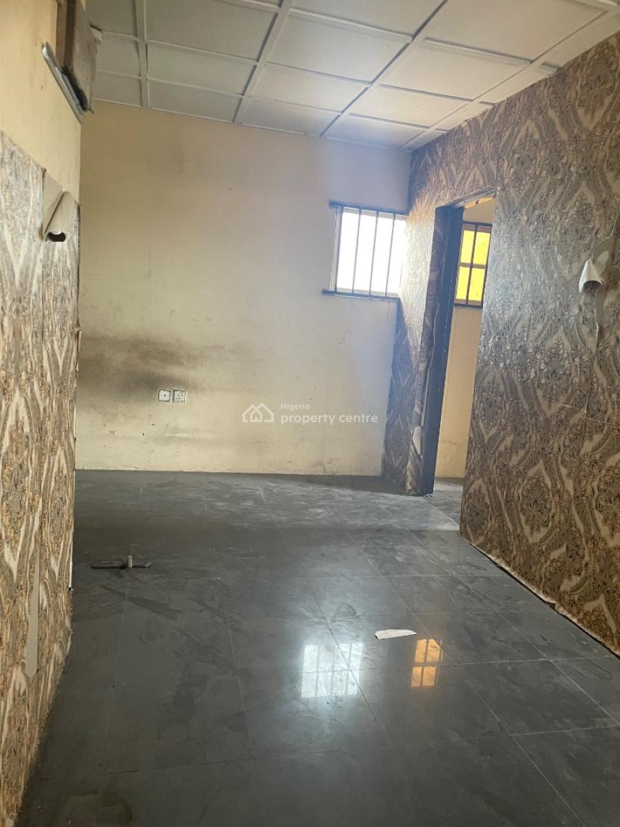 Mini Flat Upstairs, Awoyaya Close to The Bus Stop, Ajah, Lagos, Mini Flat (room and Parlour) for Rent