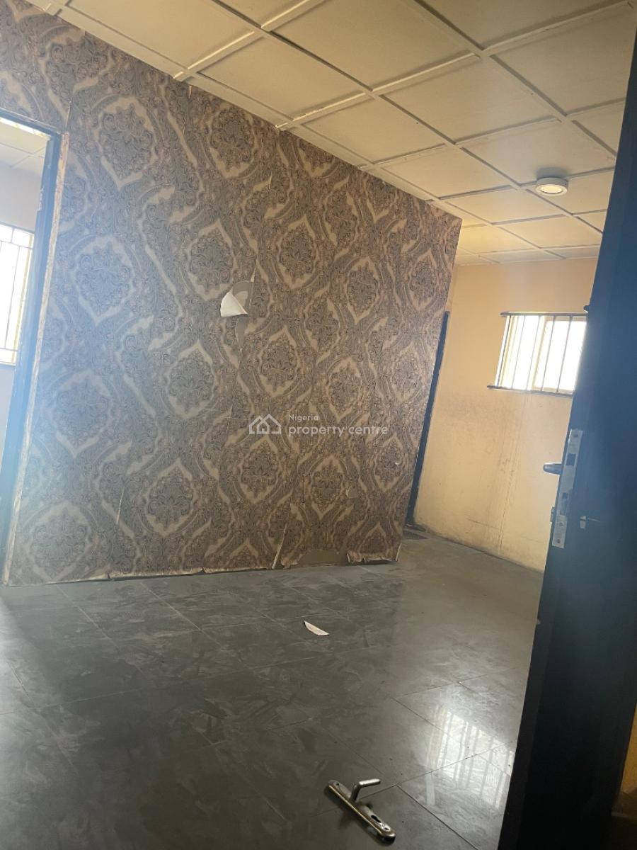 Mini Flat Upstairs, Awoyaya Close to The Bus Stop, Ajah, Lagos, Mini Flat (room and Parlour) for Rent