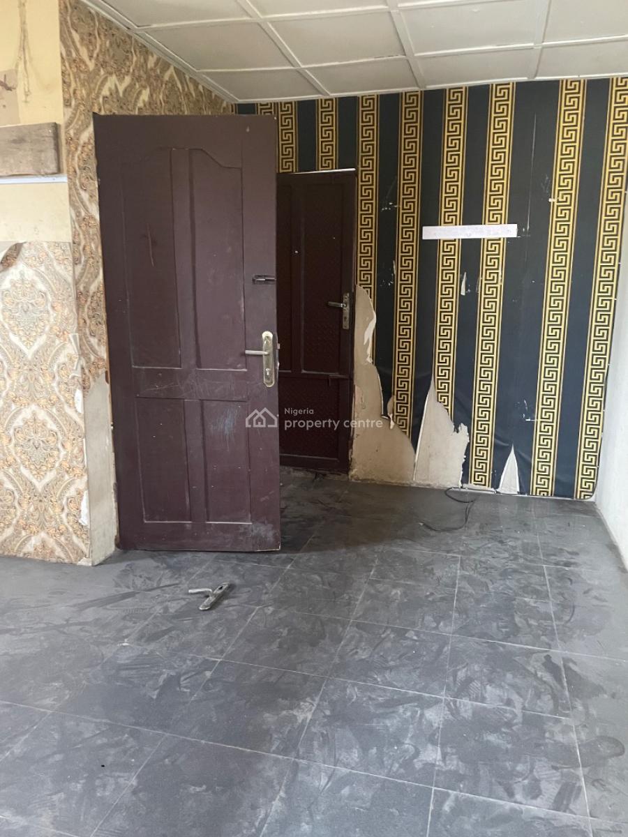 Mini Flat Upstairs, Awoyaya Close to The Bus Stop, Ajah, Lagos, Mini Flat (room and Parlour) for Rent