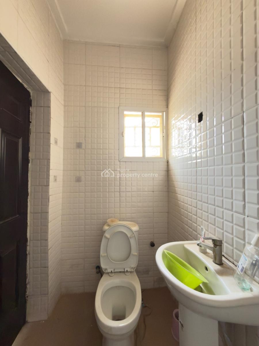 Neatly Revamped 2 Bed Flat, Jahi, Jahi, Abuja, Flat / Apartment for Rent