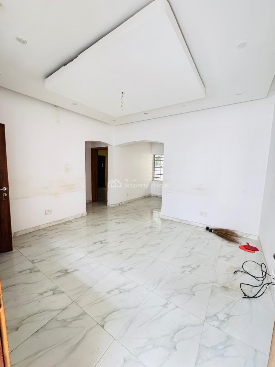 Spacious 2bedroom Apartment Available 6m Orchid Road, Orchid Road, Lekki, Lagos, Flat / Apartment for Rent