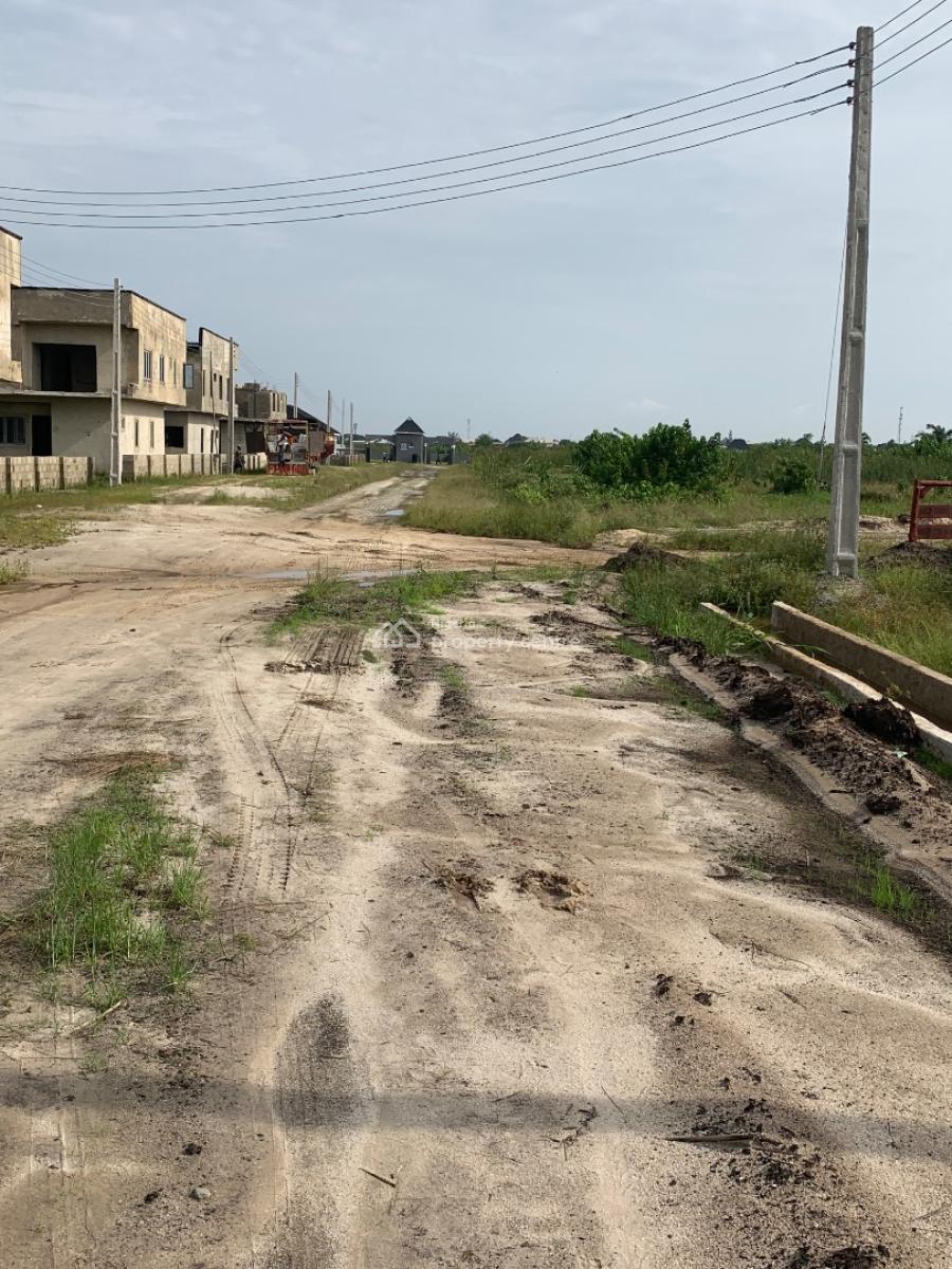Distress Land in a Good Location, Lakowe, Ibeju Lekki, Lagos, Land for Sale