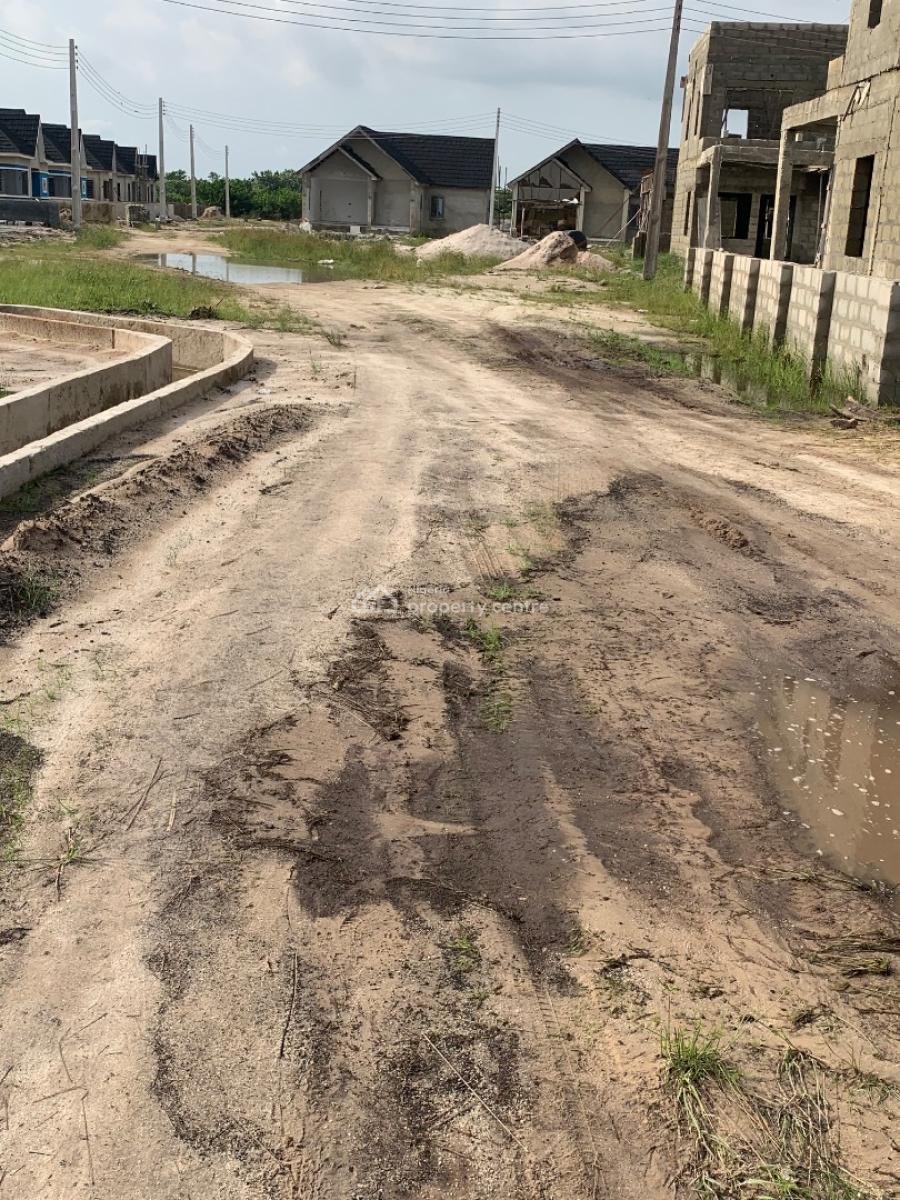 Distress Land in a Good Location, Lakowe, Ibeju Lekki, Lagos, Land for Sale