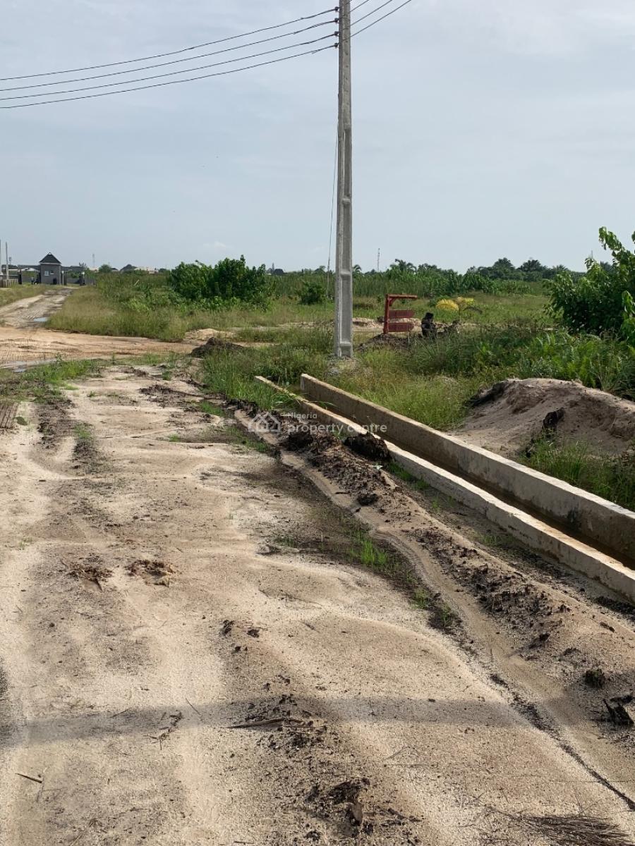 Distress Land in a Good Location, Lakowe, Ibeju Lekki, Lagos, Land for Sale