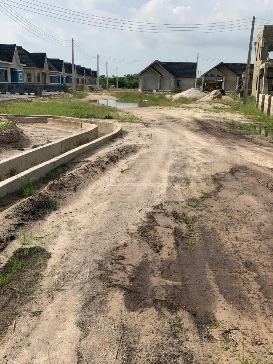 Distress Land in a Good Location, Lakowe, Ibeju Lekki, Lagos, Land for Sale