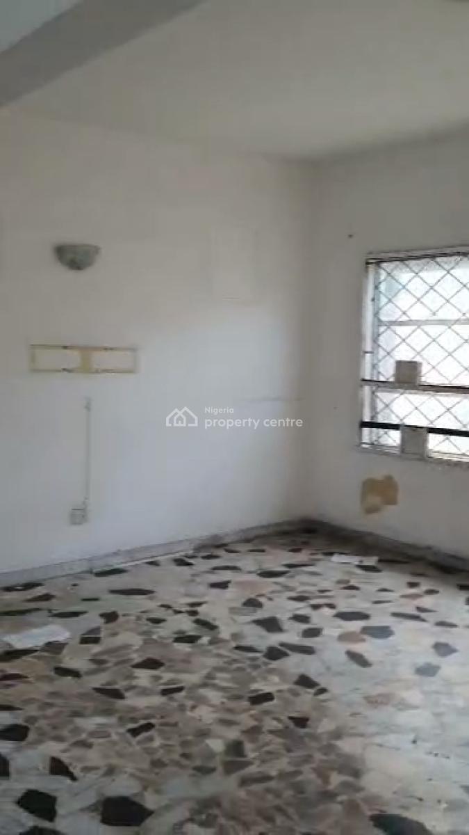 2 Bedroom Apartment in an Estate, Maryland, Onigbongbo, Maryland, Lagos, Flat / Apartment for Rent