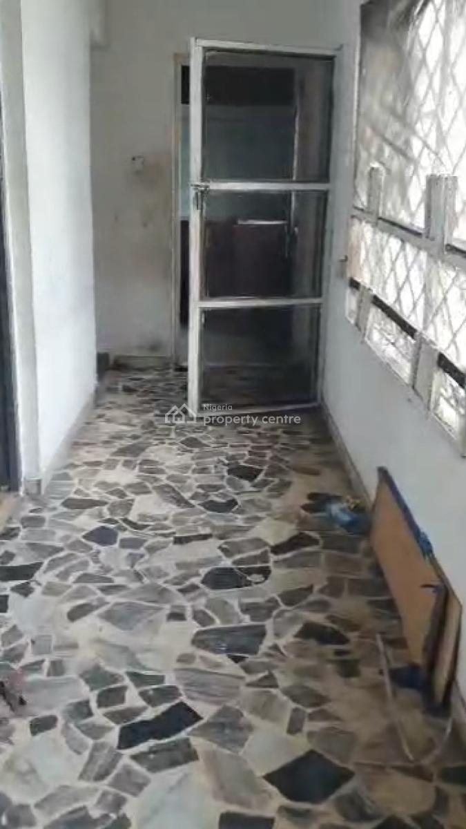 2 Bedroom Apartment in an Estate, Maryland, Onigbongbo, Maryland, Lagos, Flat / Apartment for Rent