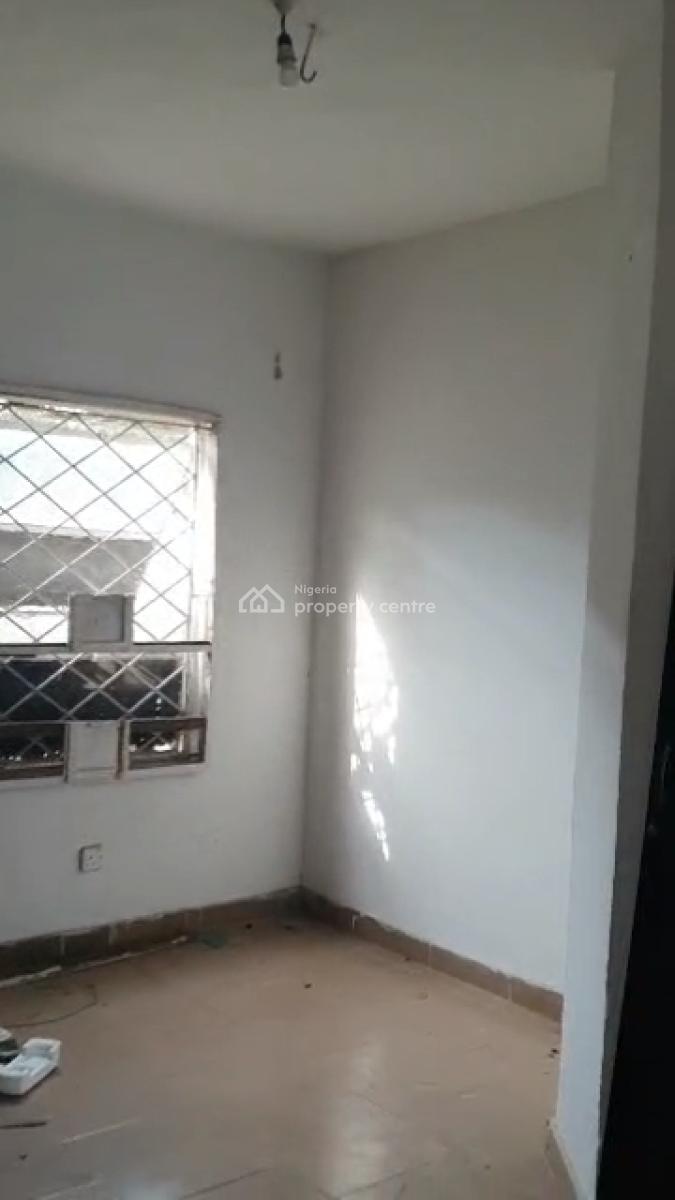 2 Bedroom Apartment in an Estate, Maryland, Onigbongbo, Maryland, Lagos, Flat / Apartment for Rent