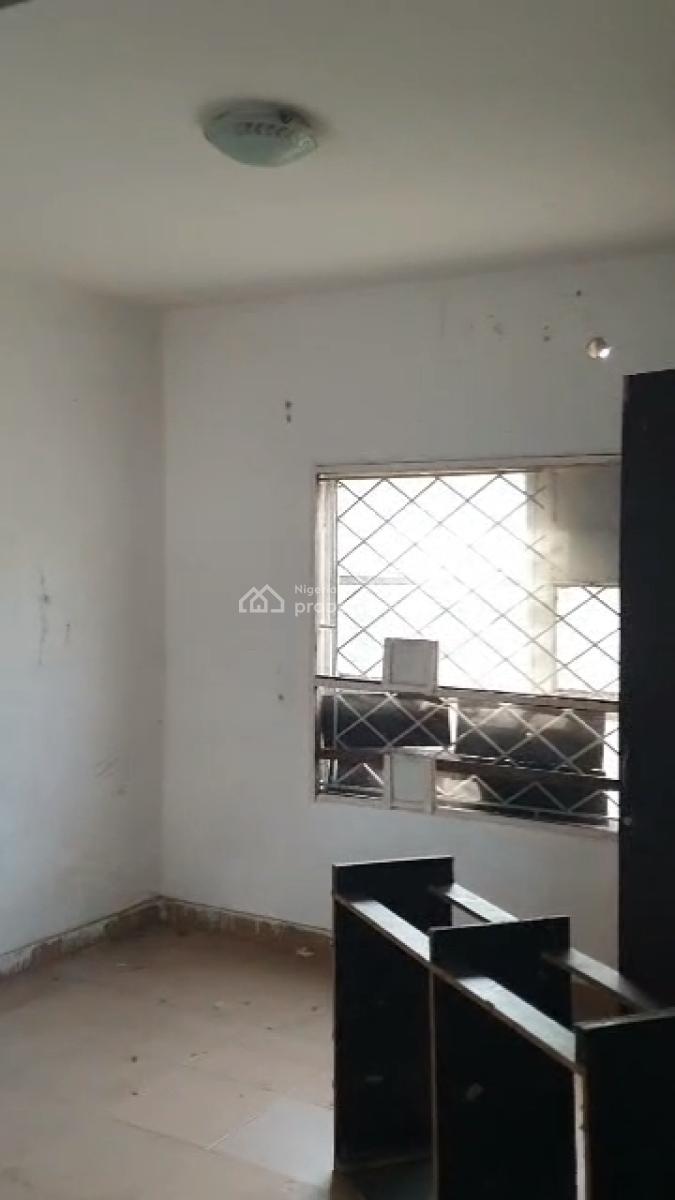 2 Bedroom Apartment in an Estate, Maryland, Onigbongbo, Maryland, Lagos, Flat / Apartment for Rent