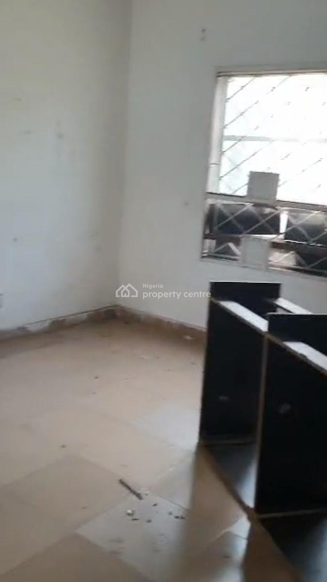 2 Bedroom Apartment in an Estate, Maryland, Onigbongbo, Maryland, Lagos, Flat / Apartment for Rent