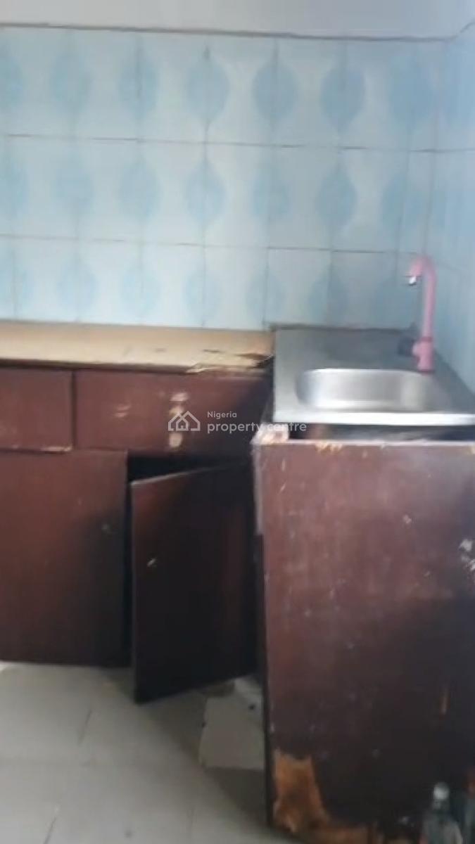 2 Bedroom Apartment in an Estate, Maryland, Onigbongbo, Maryland, Lagos, Flat / Apartment for Rent