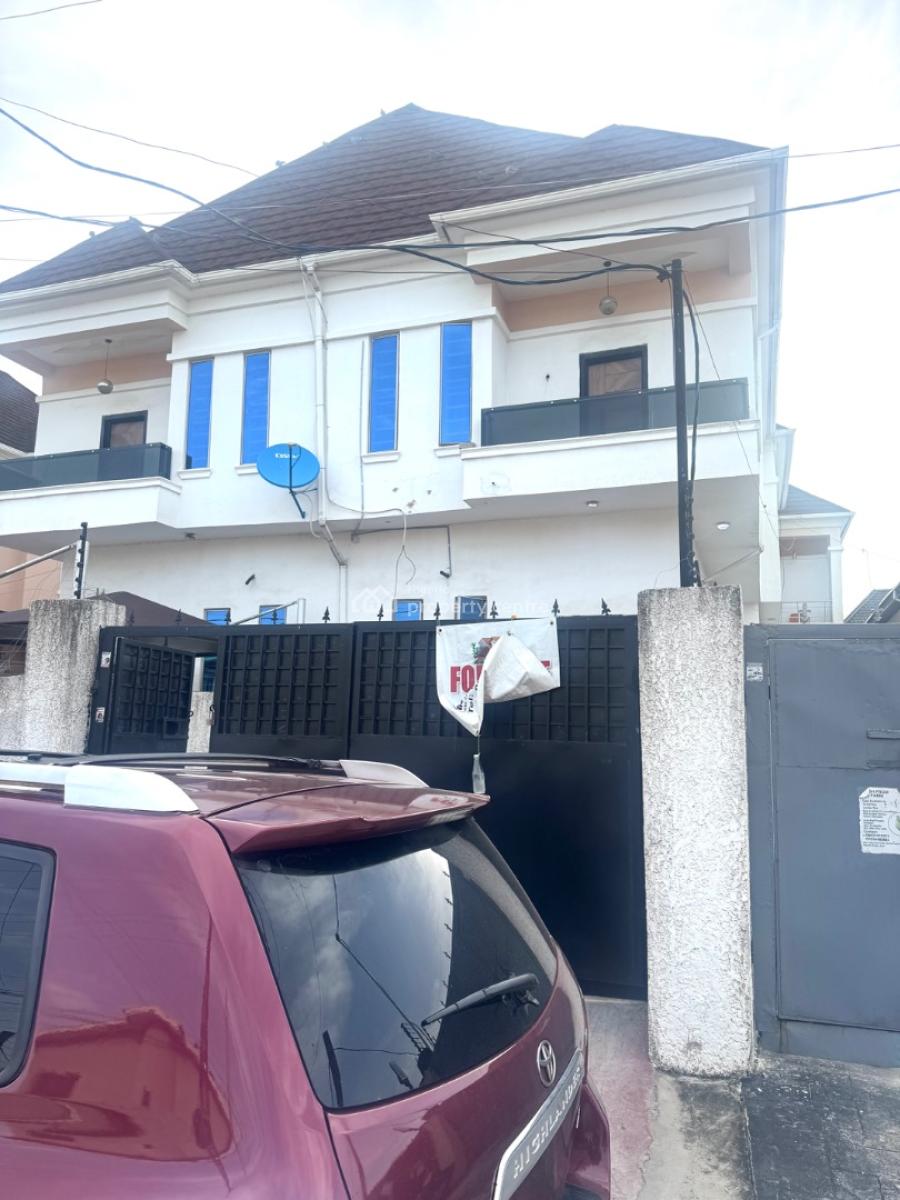Distress 4bedroom Semi Detached Duplex, Thomas Estate, Ajah, Lagos, Semi-detached Duplex for Sale