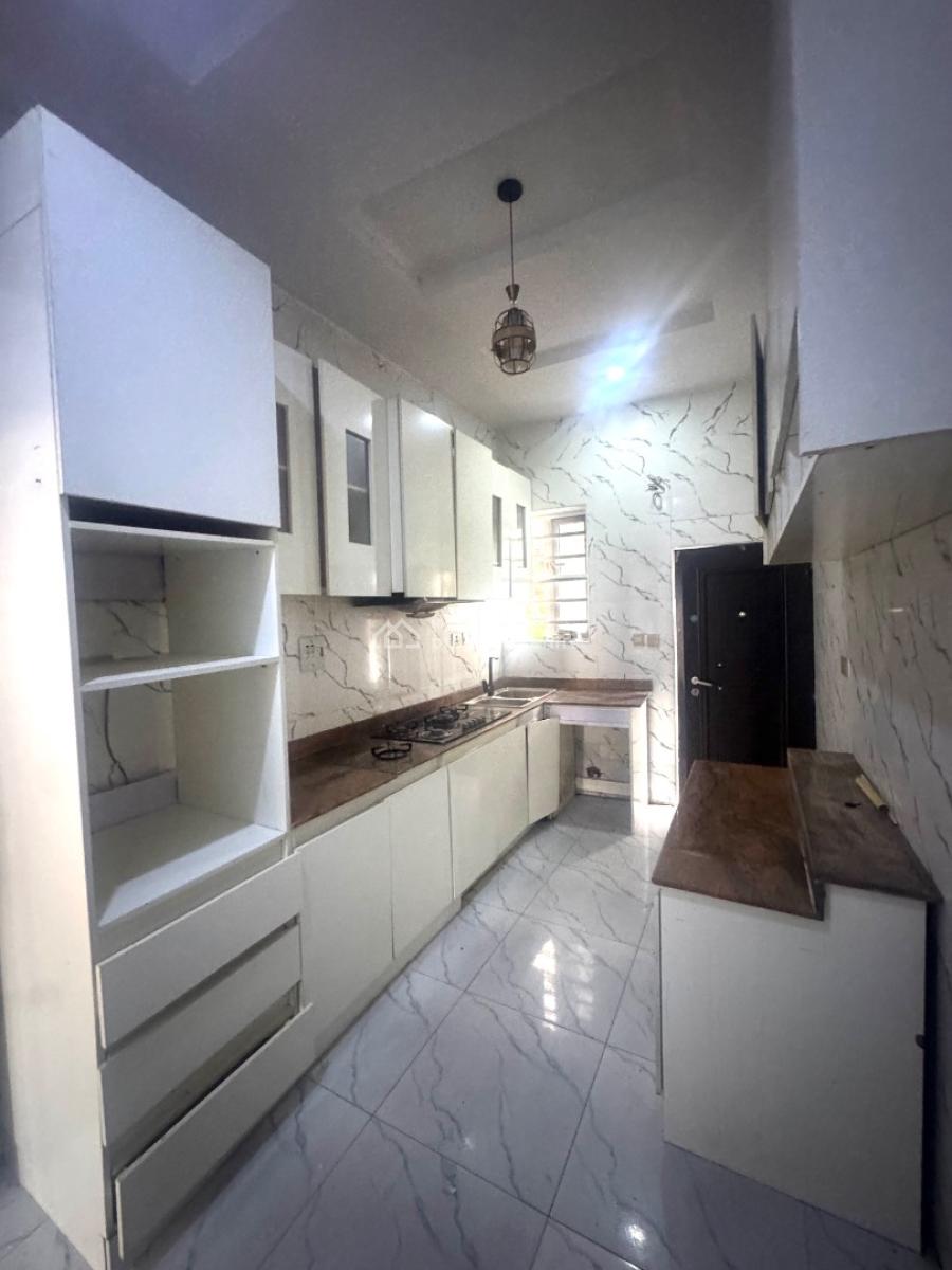 Distress 4bedroom Semi Detached Duplex, Thomas Estate, Ajah, Lagos, Semi-detached Duplex for Sale