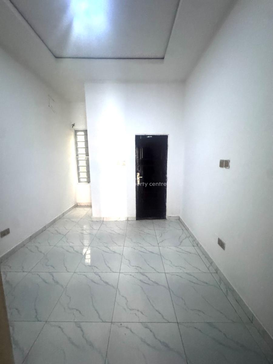 Distress 4bedroom Semi Detached Duplex, Thomas Estate, Ajah, Lagos, Semi-detached Duplex for Sale