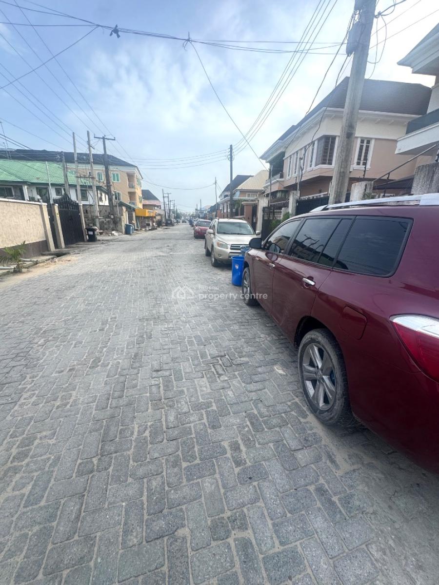 Distress 4bedroom Semi Detached Duplex, Thomas Estate, Ajah, Lagos, Semi-detached Duplex for Sale