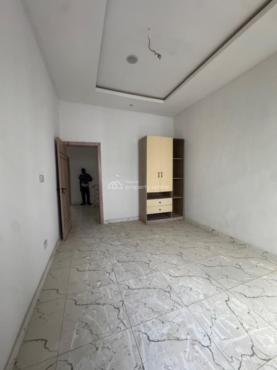 Distress 4bedroom Semi Detached Duplex, Thomas Estate, Ajah, Lagos, Semi-detached Duplex for Sale