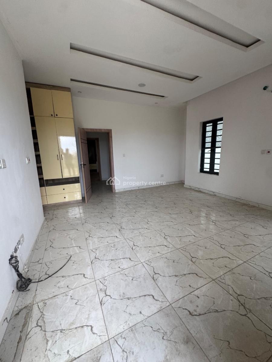 Distress 4bedroom Semi Detached Duplex, Thomas Estate, Ajah, Lagos, Semi-detached Duplex for Sale