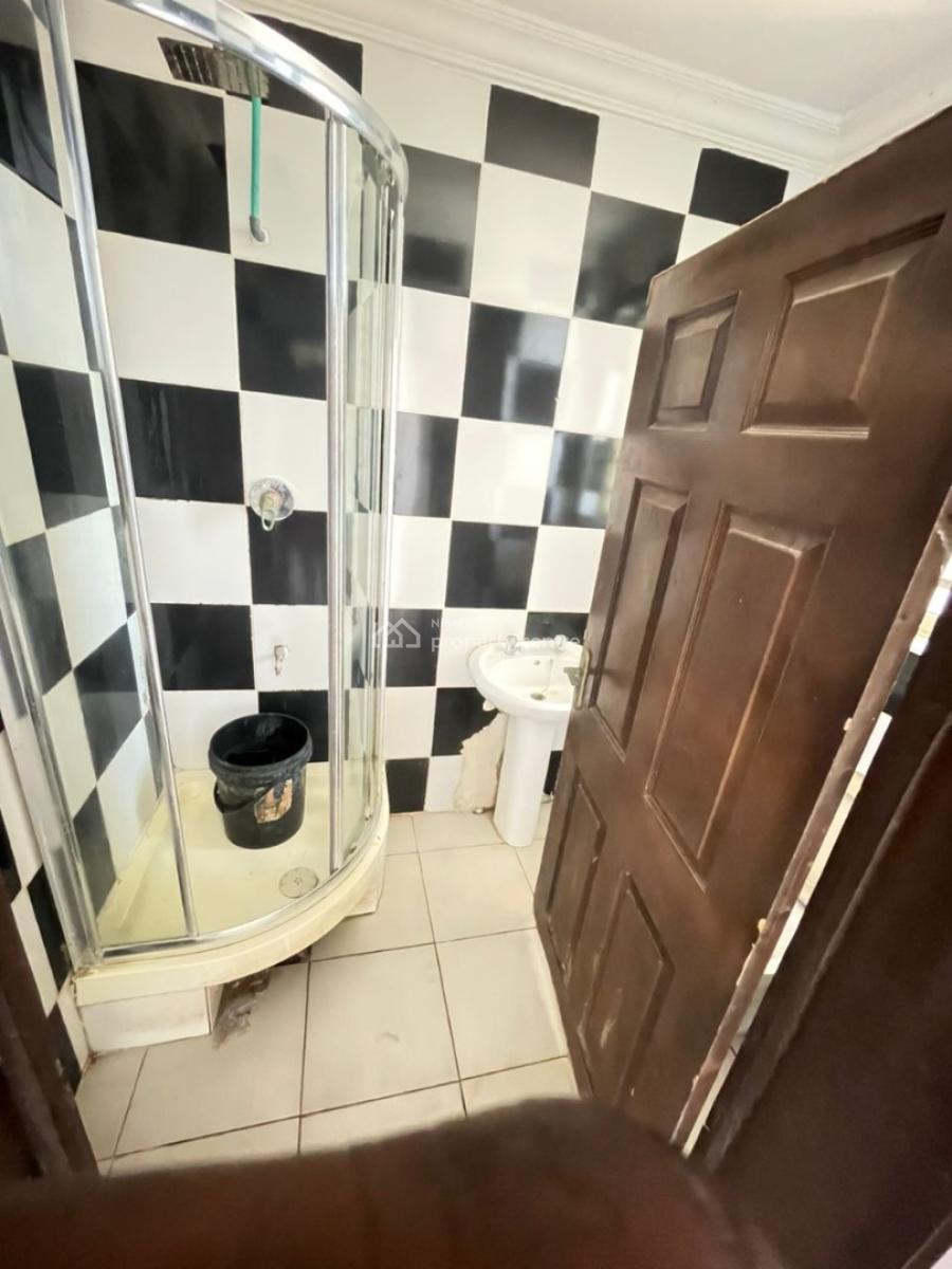 Massive Room in a Shared Apartment, Lekki Conservation Road, Lekki, Lagos, Self Contain (single Rooms) for Rent