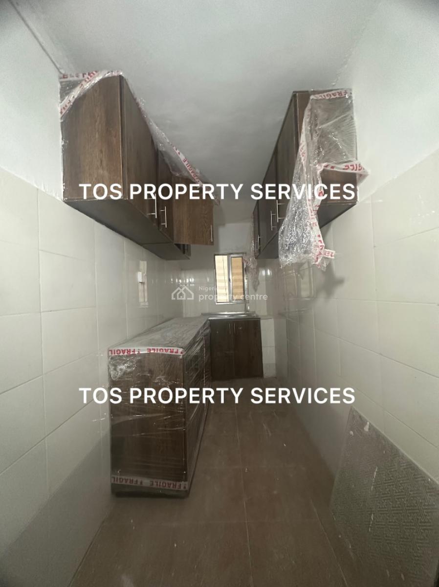 Clean 3 Bedroom All Rooms Ensuite Flat, Sabo-alagomeji, Yaba, Lagos, Alagomeji, Yaba, Lagos, Flat / Apartment for Rent