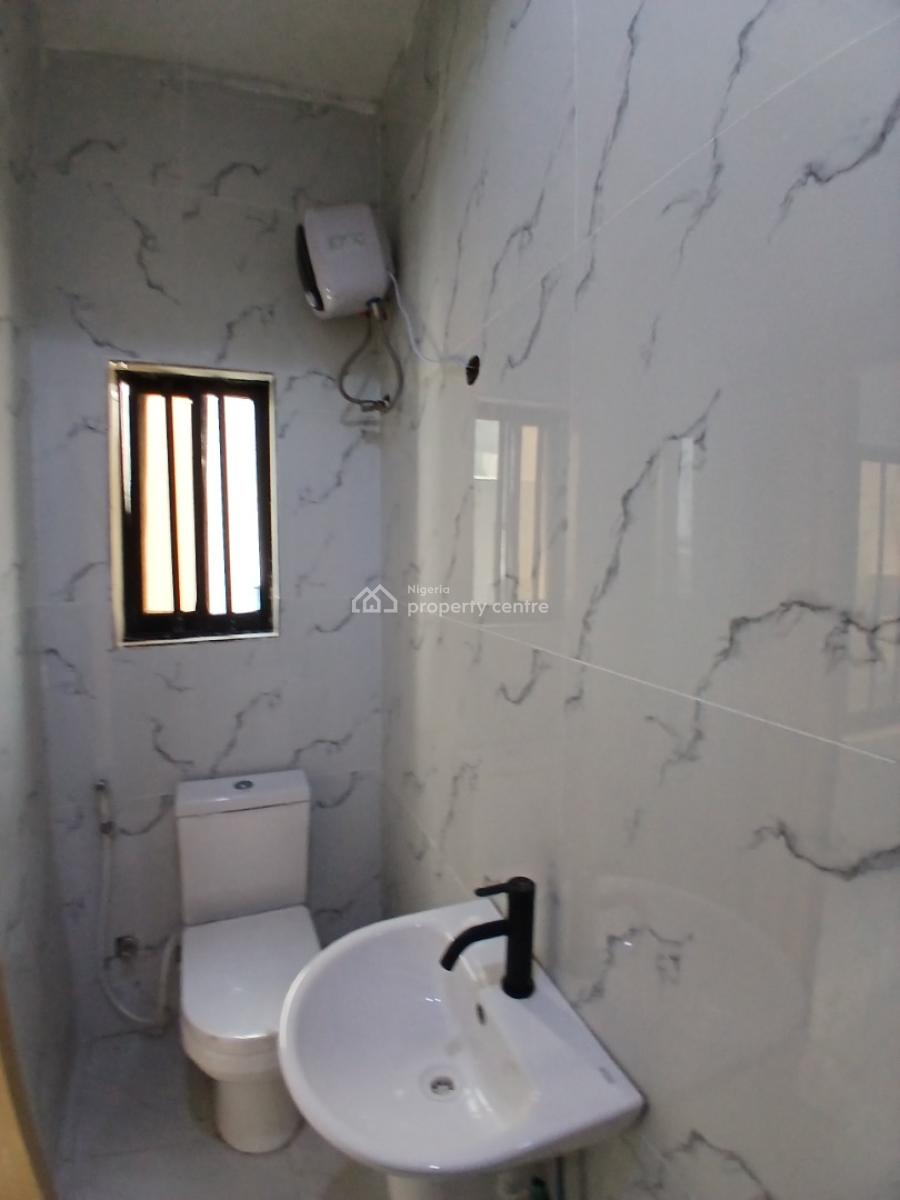 Serviced 3 Bedroom En-suite Maisonette with an Open Fitted Kitchen Cab, Ikate Elegushi, Lekki, Lagos, Flat / Apartment for Rent