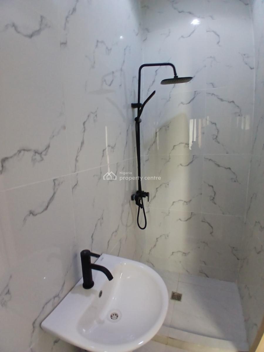Serviced 3 Bedroom En-suite Maisonette with an Open Fitted Kitchen Cab, Ikate Elegushi, Lekki, Lagos, Flat / Apartment for Rent