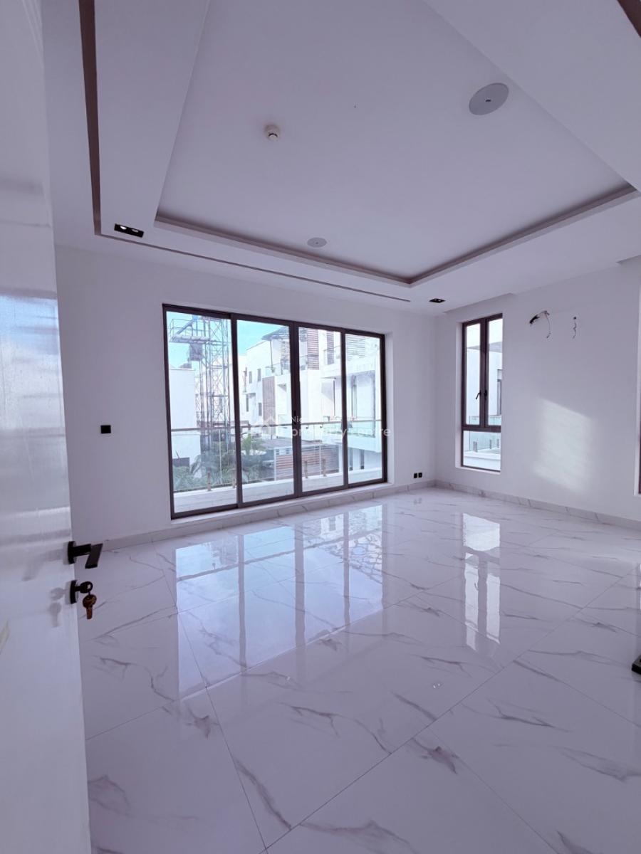 Massive 5bedrooms House with Bq, Palm Estate Beside Pinnock Beach, Osapa, Lekki, Lagos, Detached Duplex for Sale