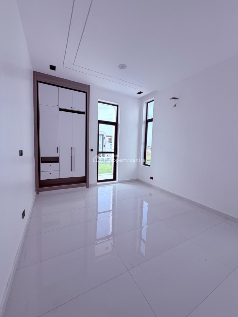 5bedrooms Detached House with Bq, Palm Estate, Osapa, Lekki, Lagos, Detached Duplex for Sale
