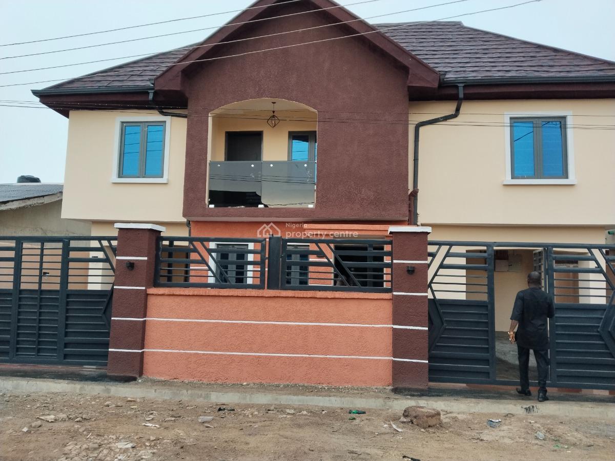 Lovely 3bedroom Duplex in a Peaceful Environment at Magboro, Magboro, Magboro, Ogun, Detached Duplex for Sale