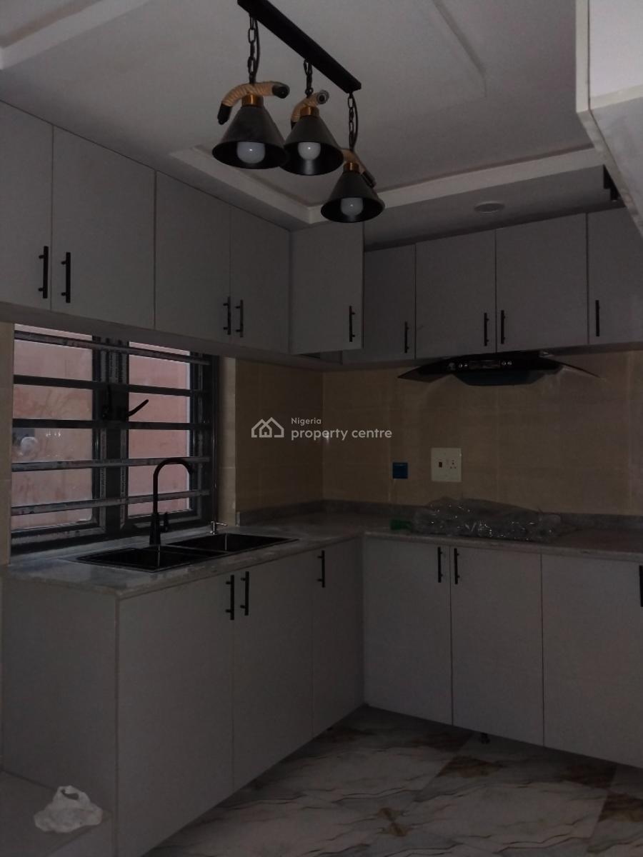 Lovely 3bedroom Duplex in a Peaceful Environment at Magboro, Magboro, Magboro, Ogun, Detached Duplex for Sale