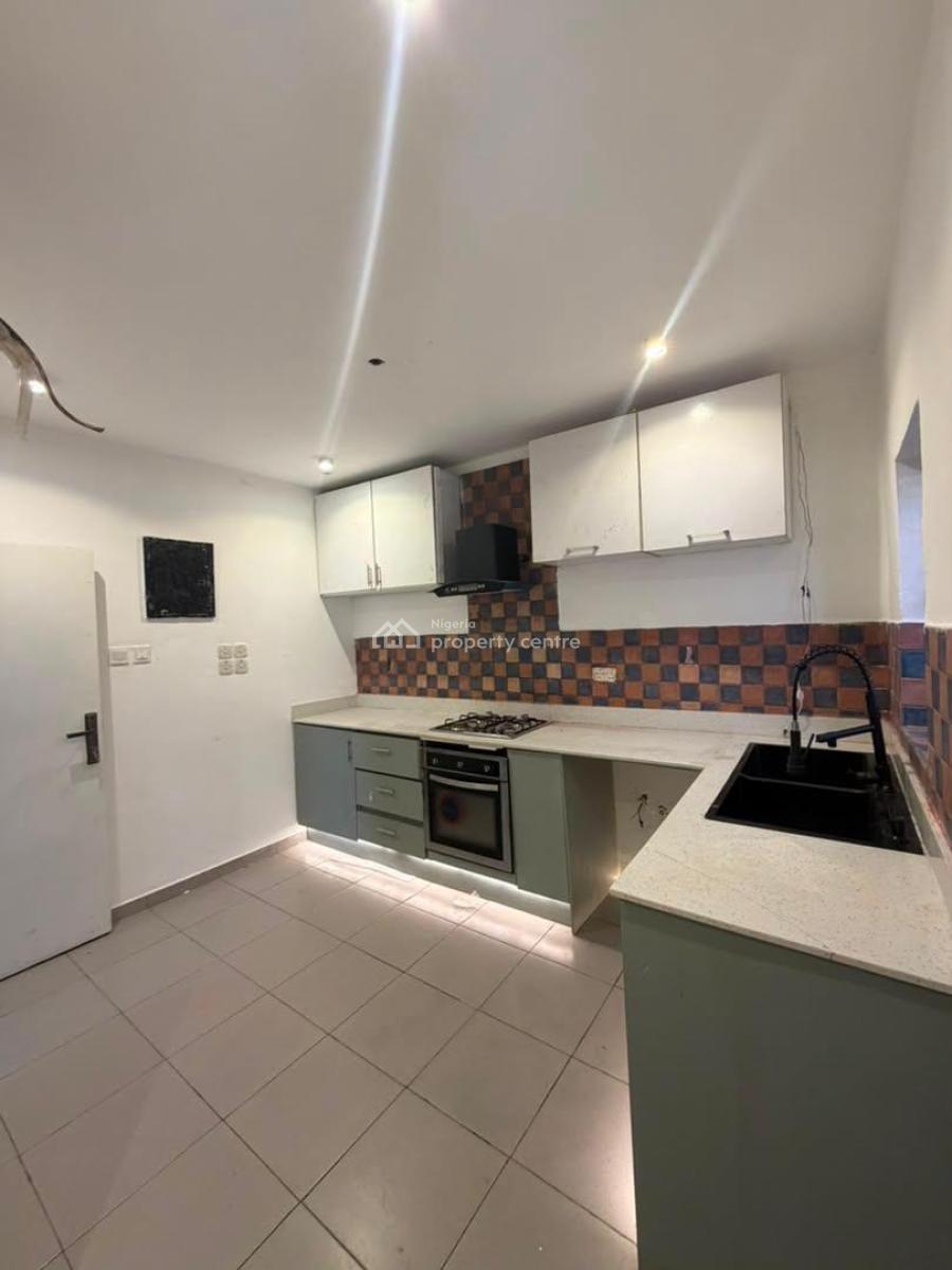Affordable 2 Bedroom Apartment, Lekki Phase 1, Lekki, Lagos, Flat / Apartment for Rent