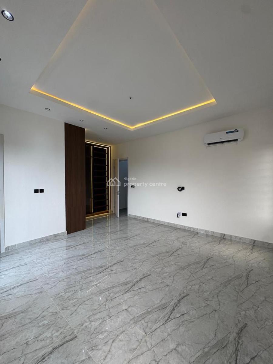 Family Friendly 3 Bedroom Maisonette with a Bq in a Secure Location, Lekki Phase 1, Lekki, Lagos, Flat / Apartment for Sale