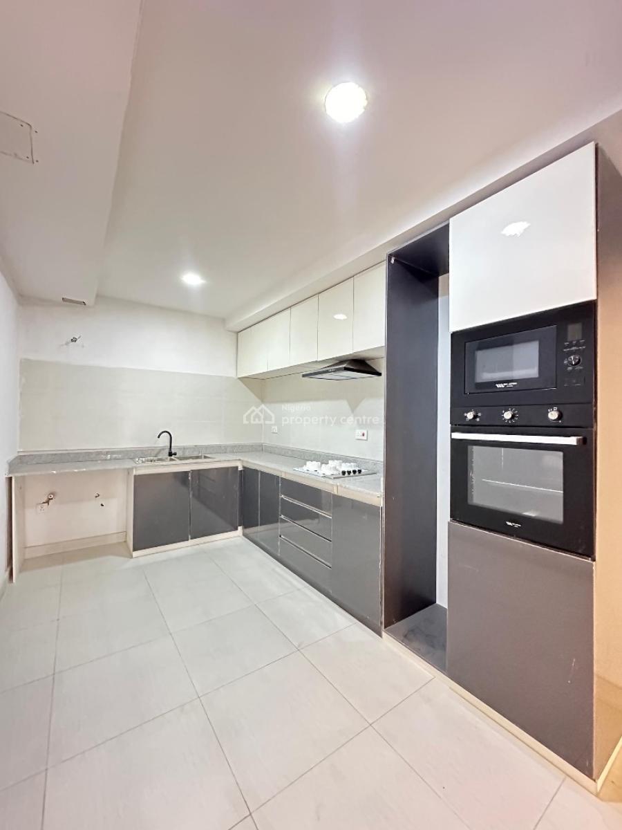 Spacious 2 Bedroom Apartment with  Pool, Elevator and Gym., Lekki Phase 1, Lekki, Lagos, Flat / Apartment for Sale
