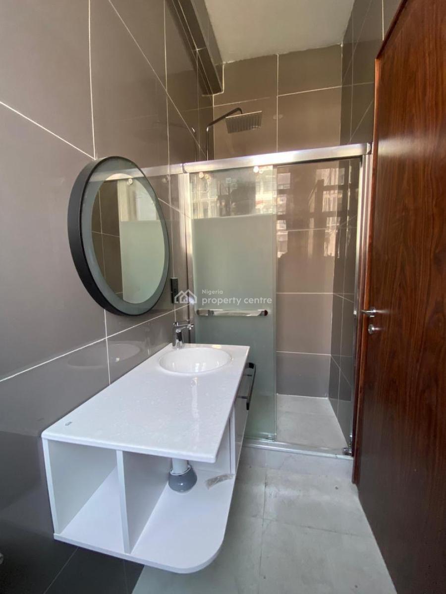 Fully Serviced 2 Bedroom Apartment with Pool & Gym Ideal, Lekki Phase 1, Lekki, Lagos, Flat / Apartment for Sale