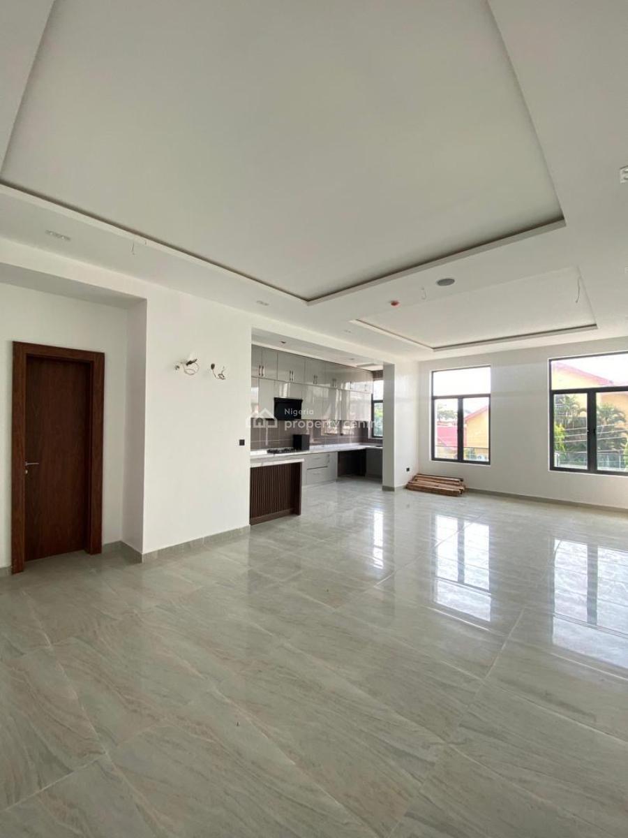 Fully Serviced 2 Bedroom Apartment with Pool & Gym Ideal, Lekki Phase 1, Lekki, Lagos, Flat / Apartment for Sale