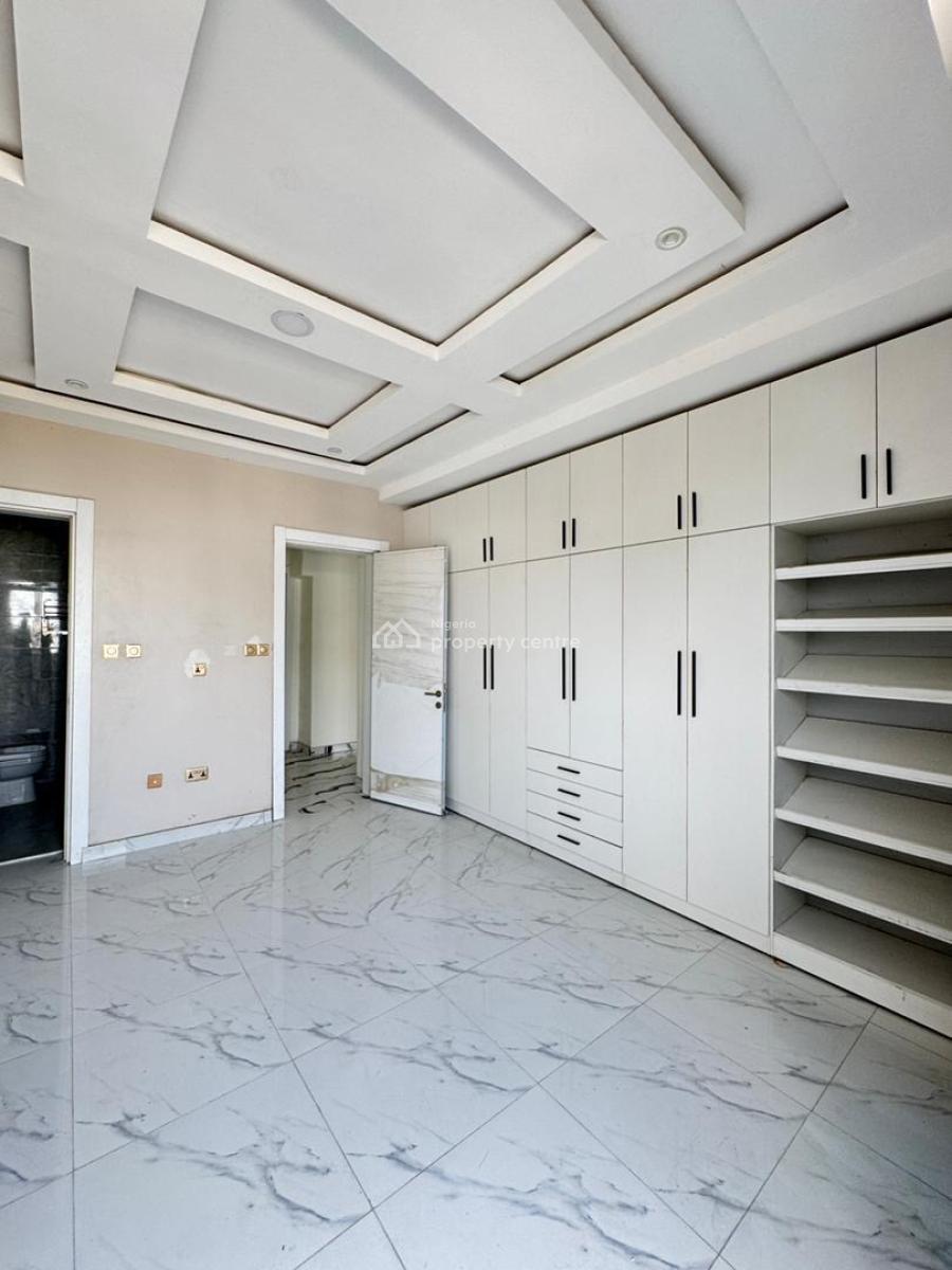 Well Finished 2 Bedroom Apartment Suitable for Investment, Lekki Phase 1, Lekki, Lagos, Flat / Apartment for Sale