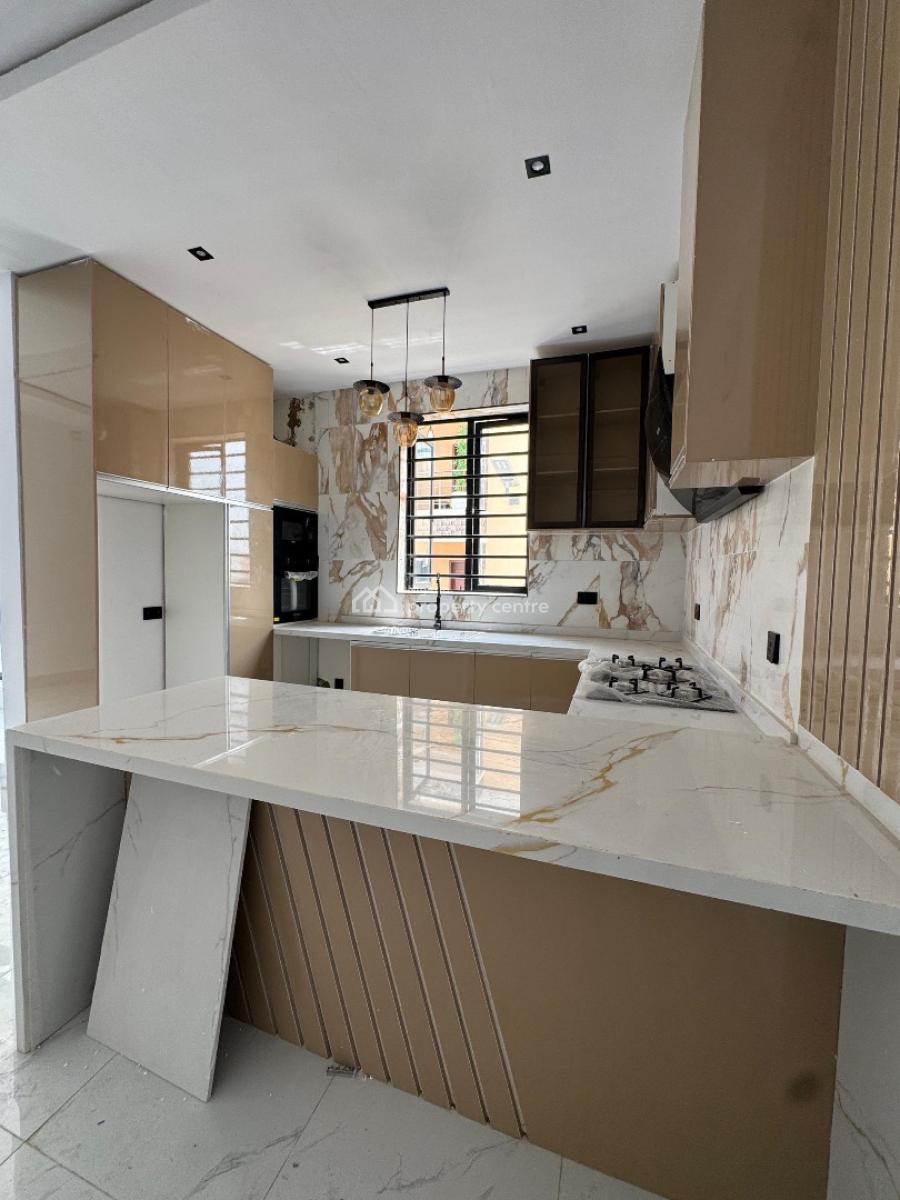 Contemporary 2 Bedroom Apartment Suitable for Investment, Lekki Phase 1, Lekki, Lagos, Flat / Apartment for Sale