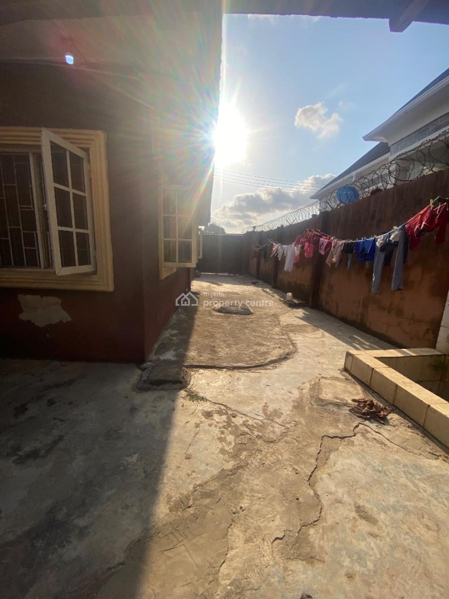 a Decent Bungalow, Jakande Gate, Oke Afa, Isolo, Lagos, Detached Bungalow for Sale